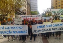 Estudantes convocam manifestações para cobrar medidas drásticas nas irregularidades do Enem 2025 Crédito: Gazeta do Povo (Manifestação do Enem 2010, em Curitiba).