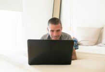 Como as plataformas digitais estão transformando a experiência de cassino e apostas esportivas